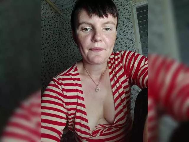 66CrazyCristal66 on BongaCams 