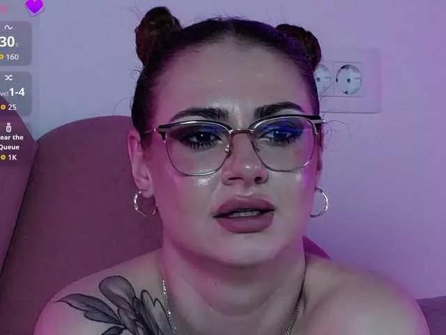Discover AbbyWhite, she wants to masturbate for you AbbyWhite from BongaCams