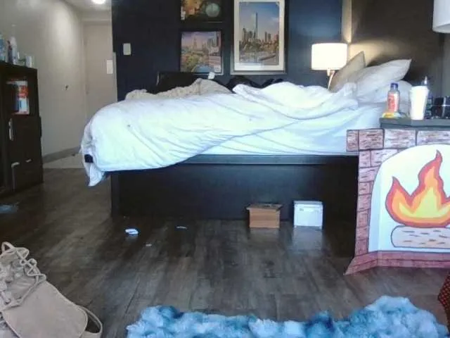 Adelaideskyy — Its Monday!!!!! help me get started off with a bang.....everyone who spends over 50 tokens gets  prize!!!!!!!...I'll be on most the day!!! Tarot readings .