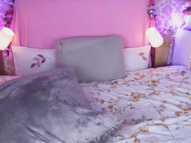 Checkout slutty slut AliciaKennet AliciaKennet from BongaCams