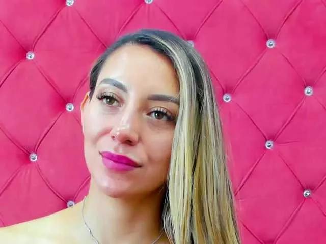 AllanaHena on BongaCams 