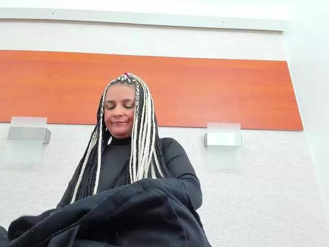 Join AlliceGreen, she wants to masturbate for you AlliceGreen from BongaCams