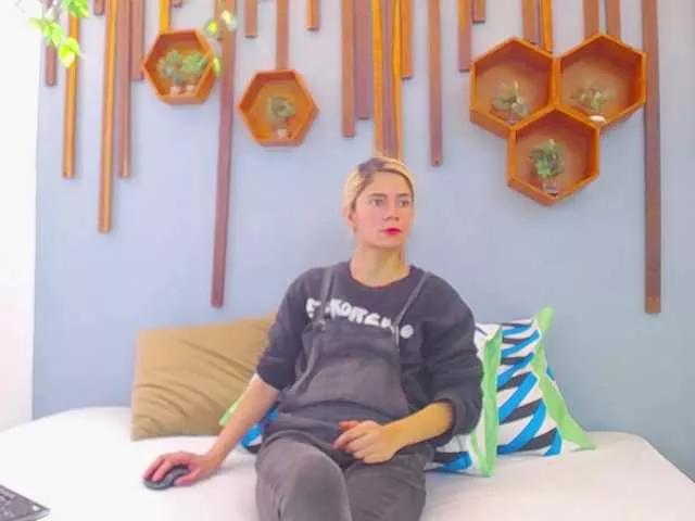 Cereza-lyons on BongaCams 