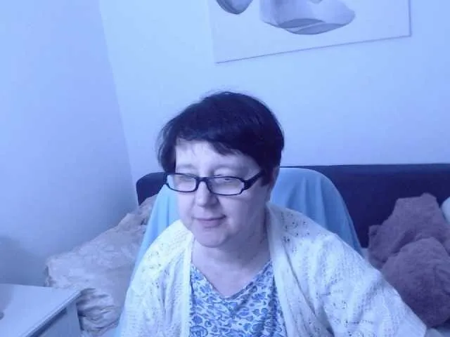 ChristaRose — Curvy ,sexy and naughty lady here,let's have fun together!Striptease for you 50 tk!