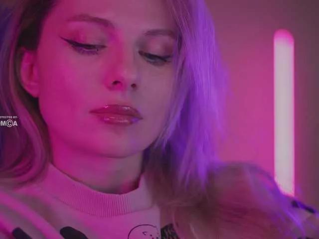 Try hot slut DianaMurr DianaMurr from BongaCams