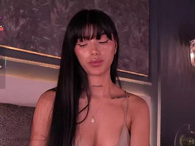 Checkout amazing performer EvaMoretti EvaMoretti from BongaCams