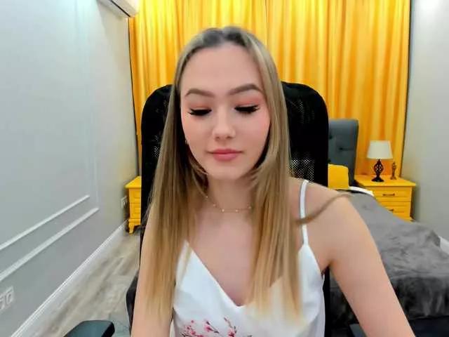 FlutteringWing on BongaCams 