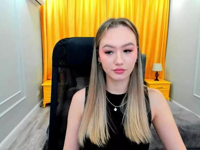 FlutteringWing on BongaCams 