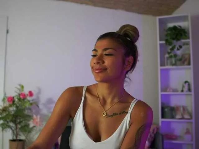 itskassieelee on BongaCams