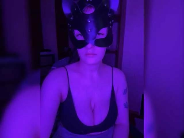 Karina28 on BongaCams 