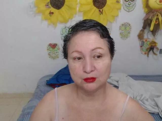 Cute LADYQUEEN520 wants you to fuck her body now LADYQUEEN520 from BongaCams