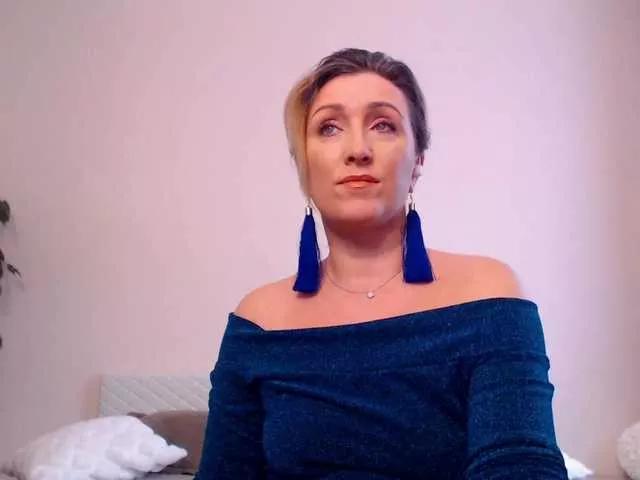 Lola-Nelson on BongaCams 