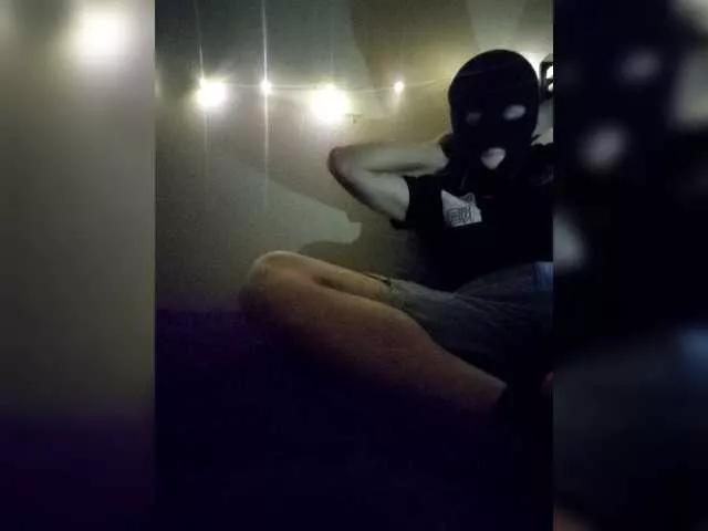 Mangopol from BongaCams