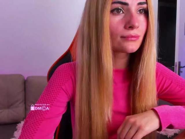 Masturbate to amazing stripper Meow meow from BongaCams