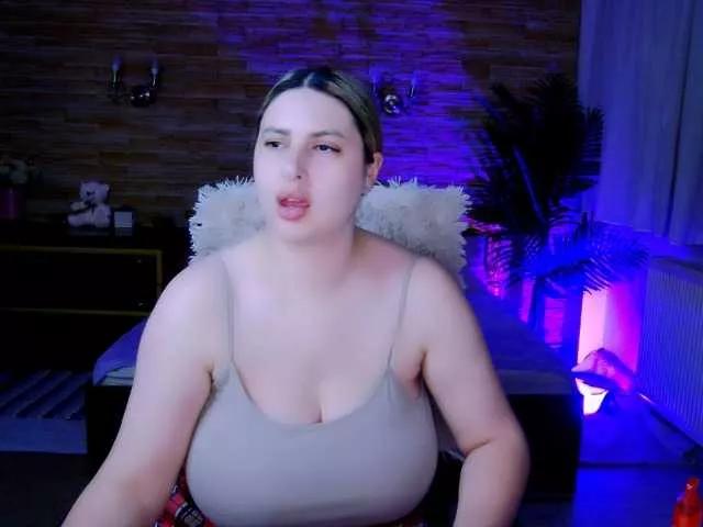 MiraHaze on BongaCams