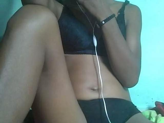 Raishahot on BongaCams 