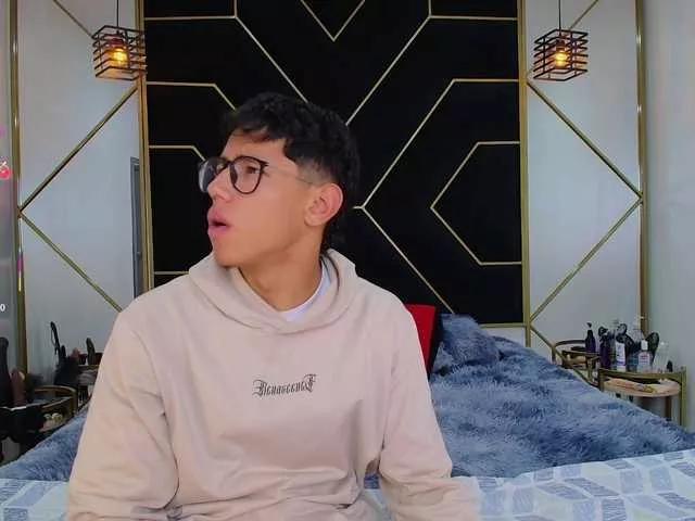 Try 18 years old RyanPricee from BongaCams RyanPricee from BongaCams