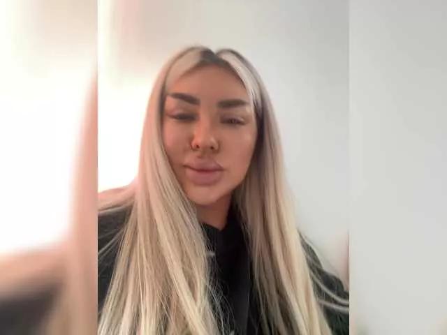 Masturbate to BongaCams's SarahStone SarahStone from BongaCams