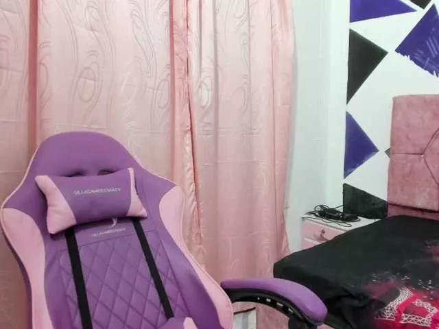 Sweet Scarleth18 wants you to fuck her body now scarleth18 from BongaCams