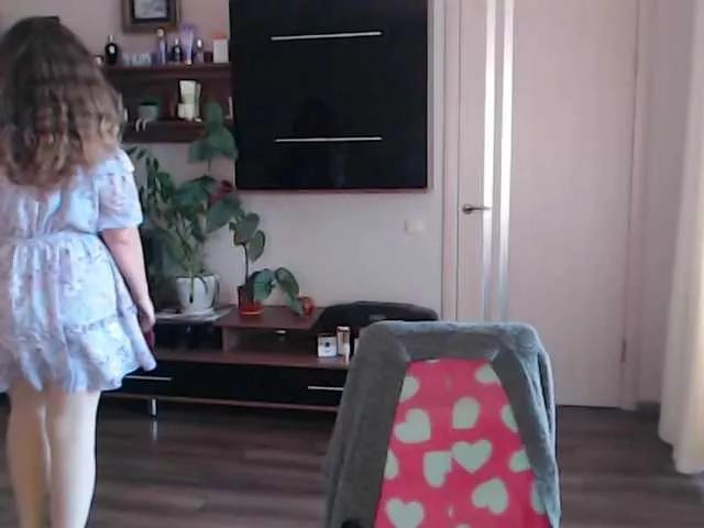 Check out cute camslut SophiaBonne SophiaBonne from BongaCams