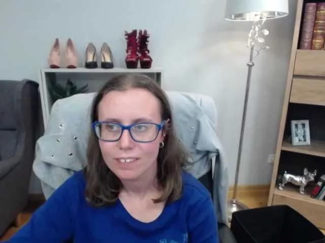 Sexy SparkleLizzy wants you to fuck her body now sparkleLizzy from BongaCams
