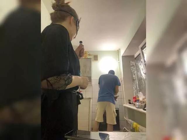 Xzibitzi from BongaCams