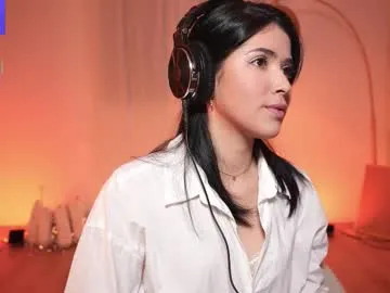 anniehillofficial_ — Freechat on Chaturbate