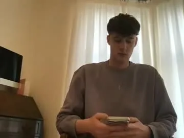 bat0r_b0y — CUM WITH ME  ;)  #cute #young #uncut #redhead  [2000 tokens remaining]