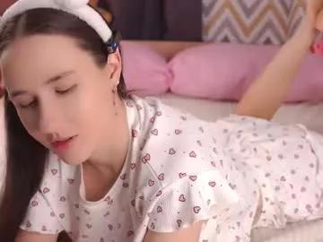 Discover naked performer Bonniedry bonniedry from Chaturbate