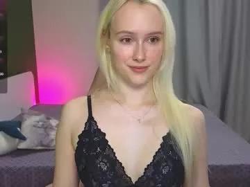Sexy Caseylabow wants you to fuck her body now caseylabow from Chaturbate