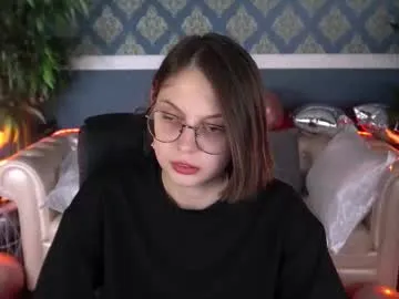 charlywines — Topless 3 mins [124 tokens remaining] #skinny #smalltits #natural #lovense #heels