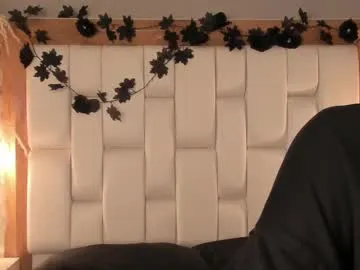 daphne_and_roger on Chaturbate