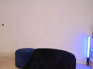 Join Doubedeesarai, she wants to masturbate for you doubedeesarai from Chaturbate