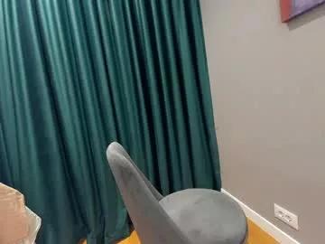 ehotlovea from Chaturbate