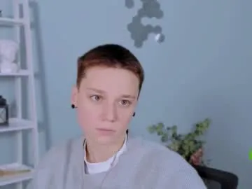 emi_fade — GOAL: dance hip-hop [96 tokens remaining] Welcome to my room! #new #18 #nonude #shy #c2c