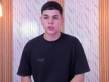 james_jonnes from Chaturbate