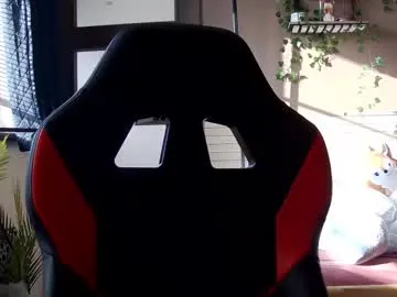 karoline121 — topless smoke  #feets #smoke , #leggings #mistress  [1334 tokens left]