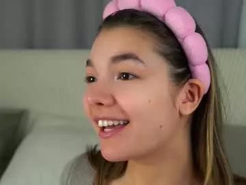 Naked Linettedennett wants you to fuck her body now linettedennett from Chaturbate