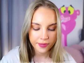 lipswithsmileonthem from Chaturbate