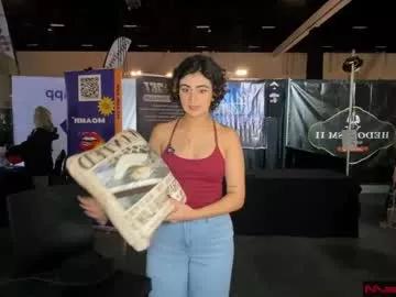 maevemads from Chaturbate