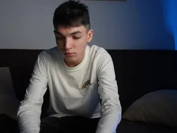 mattyaiden — Take off t-short #cum #bigcock #twink #couple [300 tokens remaining]