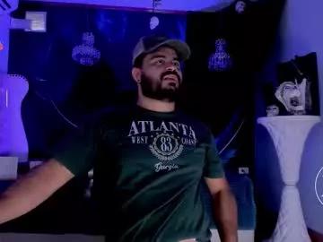 Checkout 35 years old michaelbear_ from Chaturbate michaelbear_ from Chaturbate