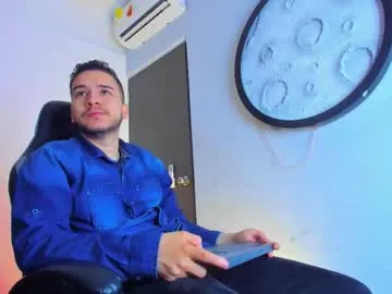 mike_256 — SELFSUCK [200 tokens left] Do you dare to stay and discover what I hide underneath? #bigcock #cum #selfsuck #master #18