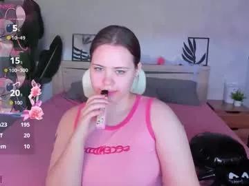 pauline_moore from Chaturbate