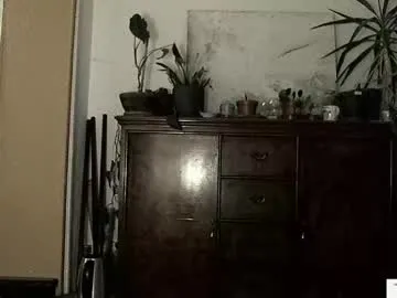 princesse_slut — * RADIO SLUT * #brat #slut #dirty #bdsm #dirtytalk [300 tokens remaining]