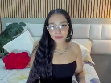 roseaurora — take off a piece of clothing #18 #latina #squirt #lovense #teen [8 tokens remaining]