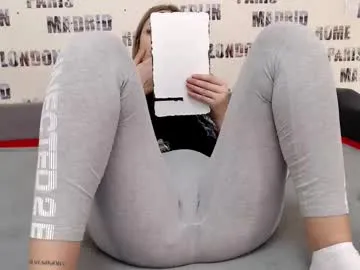 sweetdaiana23 —  At least a #SQUIRT a day will keep my doctor away!  55~69~111~222~333~555 Fav Patterns!  #squirt #anal #milf #fuckmachine #bigass # - Multi Goal: Lets Make This Pussy Squirt Hard [3333 tokens l