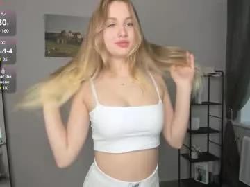 tilliecristello from Chaturbate