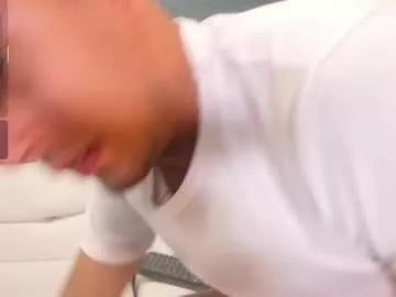 Join Valentinos_, he wants to masturbate for you valentinos_ from Chaturbate