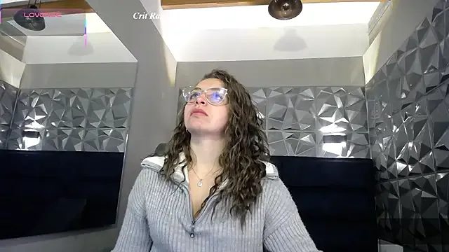 _isaabellaa — Freechat on StripChat